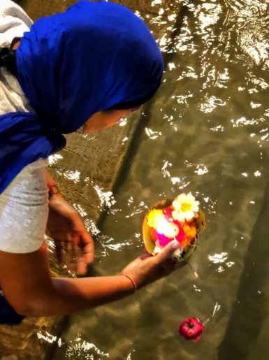 Ganges+prayer+ritual